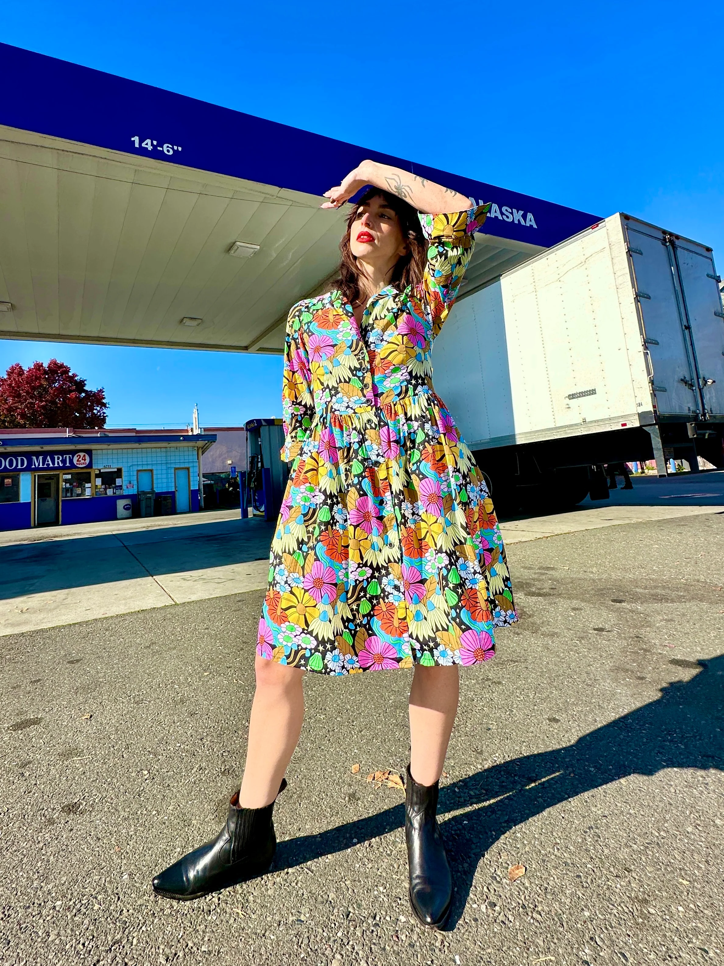 Betty Cosmic Floral - Image 6