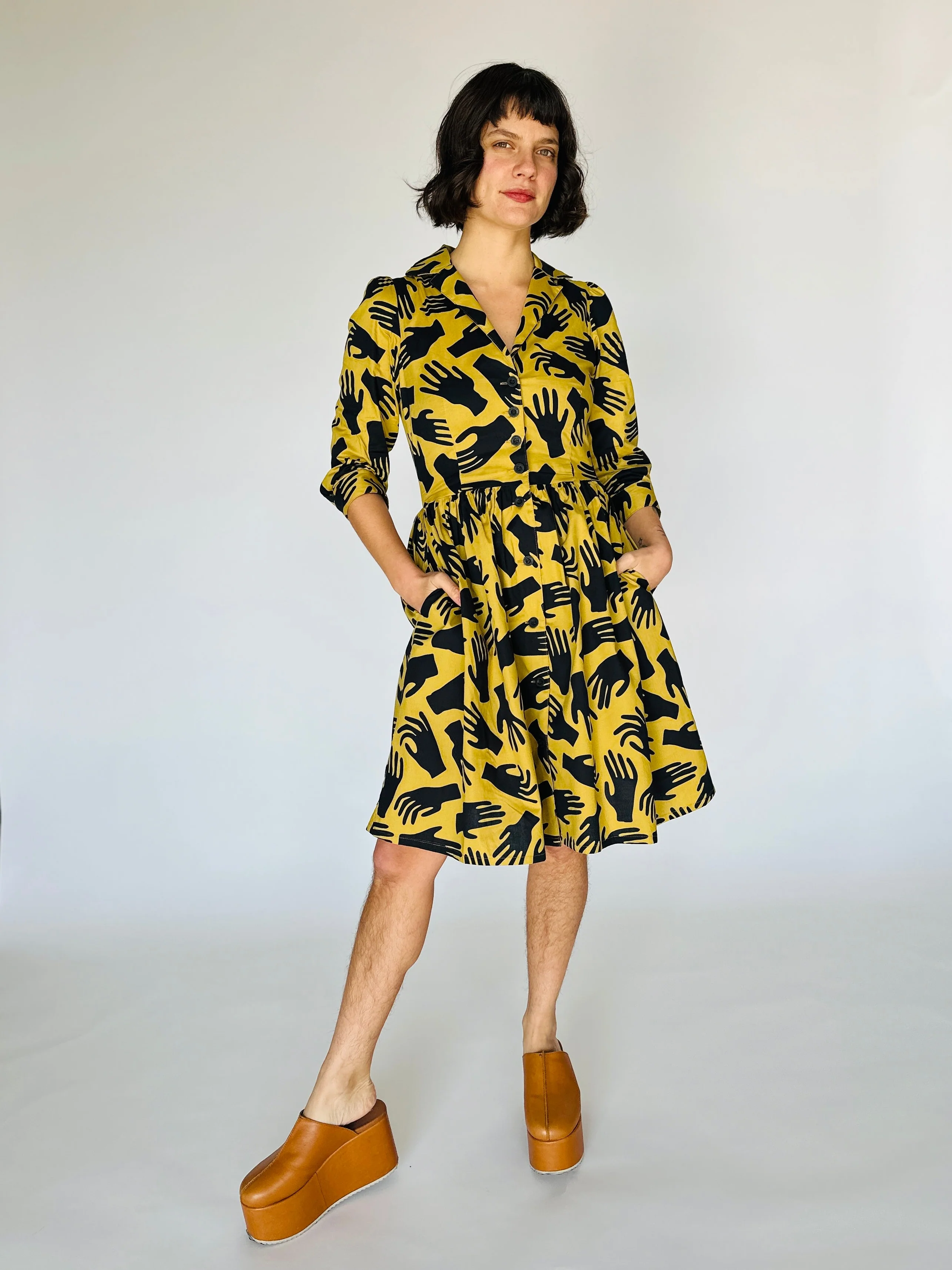 Betty Hands - Image 3