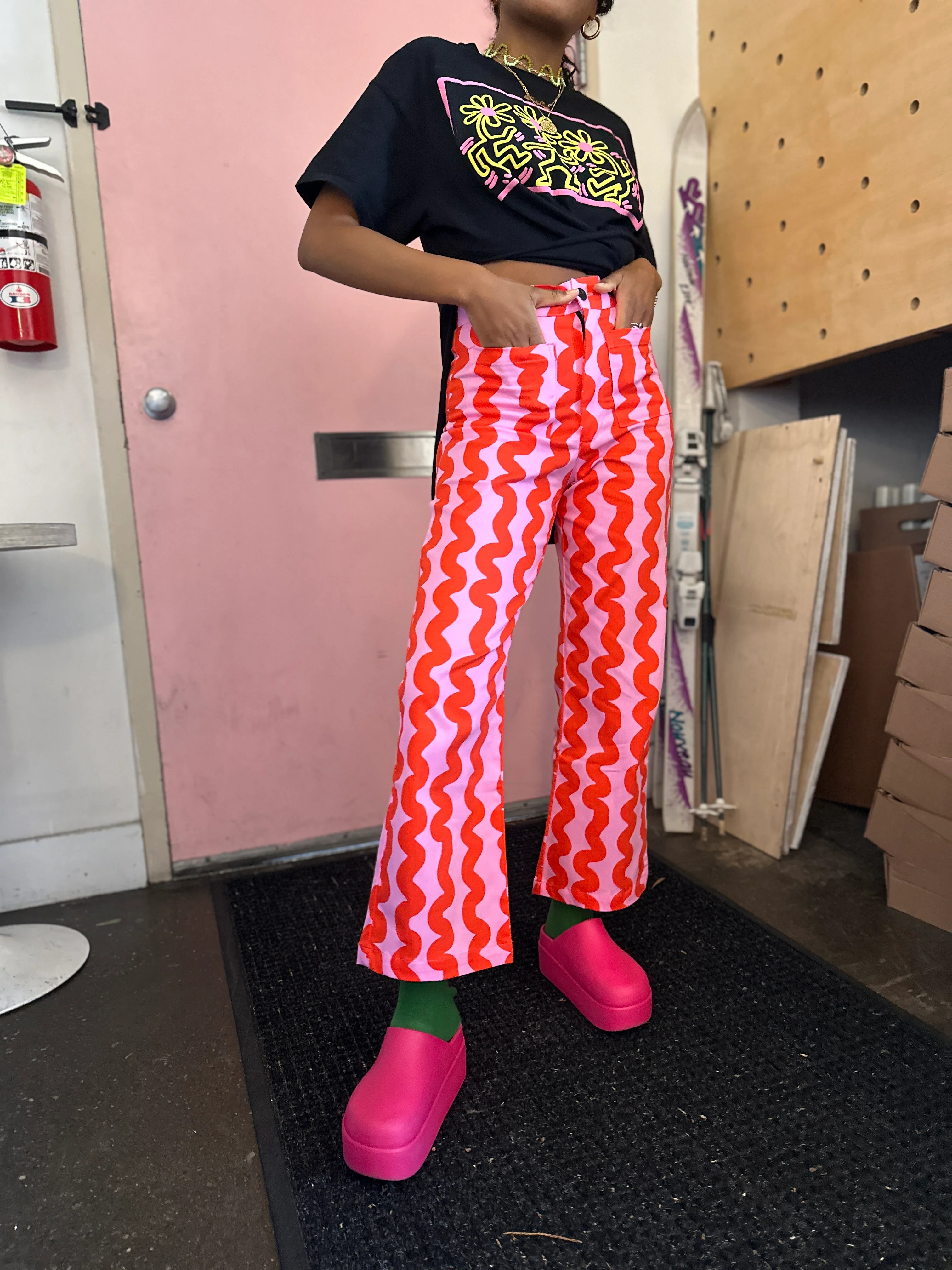 Casual Bell Pink Squiggle - Image 11