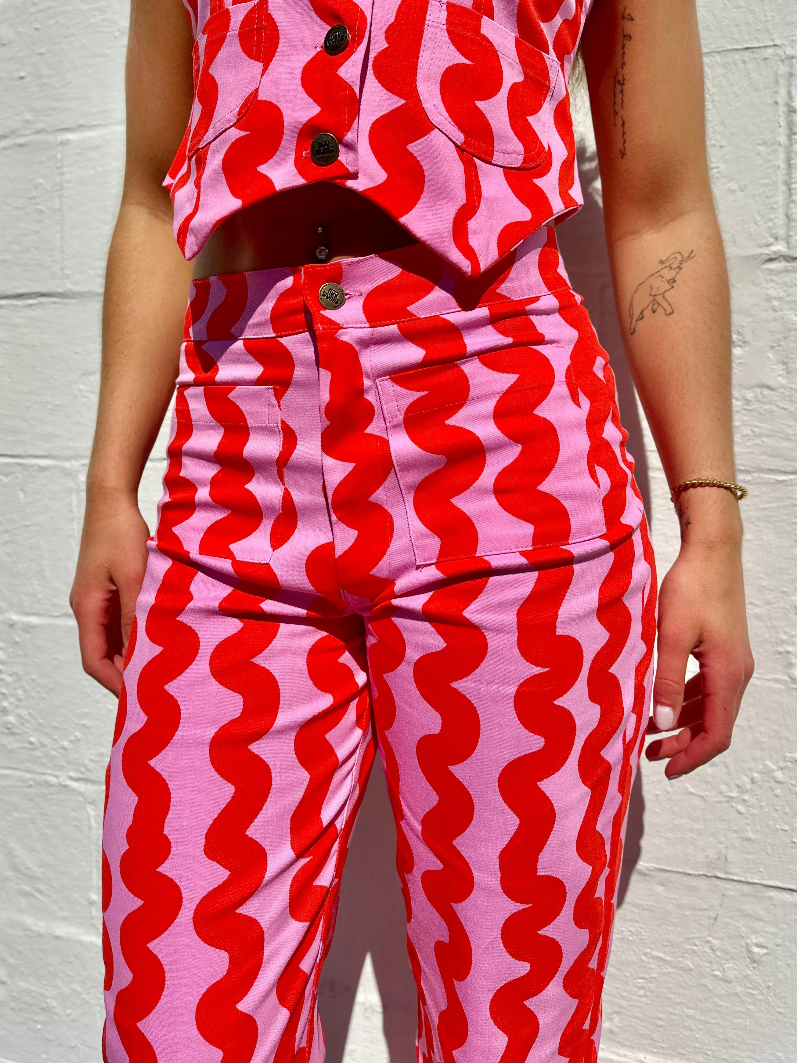 Casual Bell Pink Squiggle - Image 5