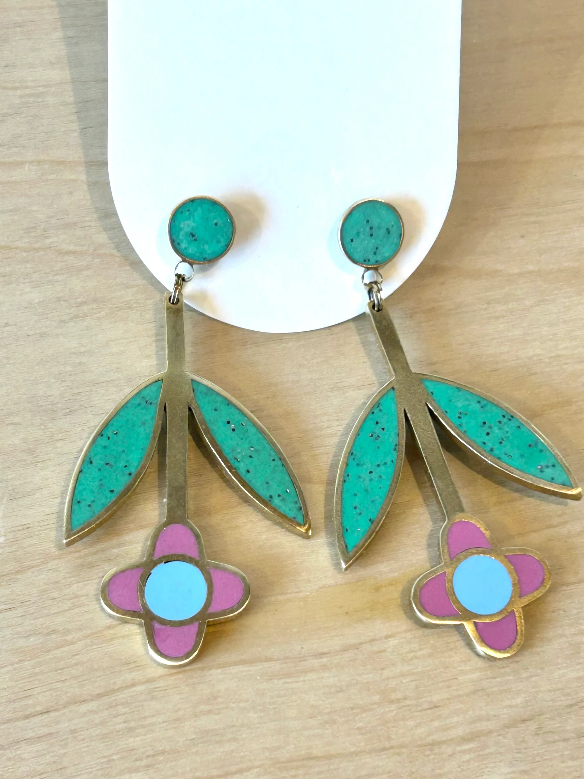 Flower post earrings