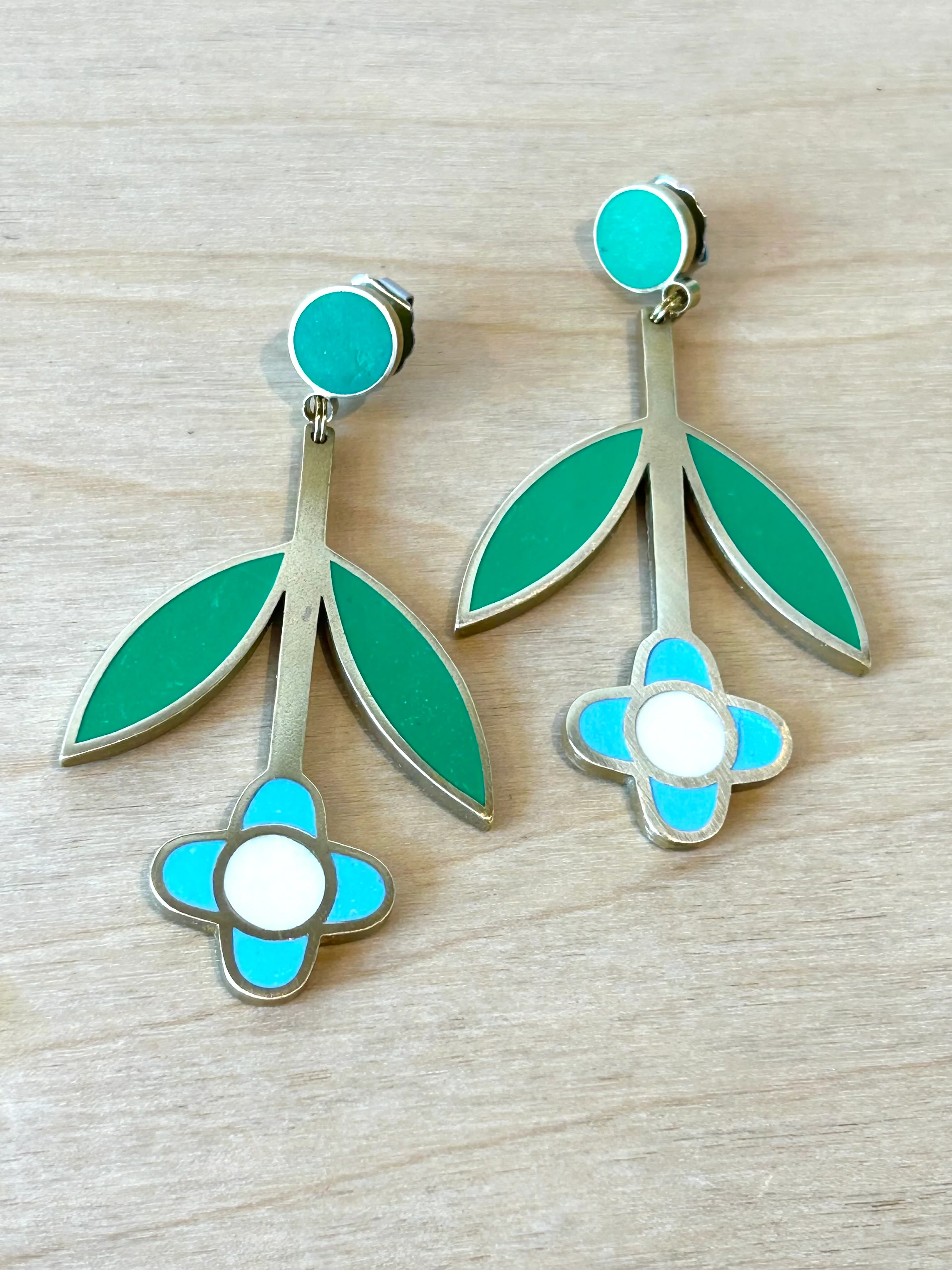 Flower post earrings - Image 2