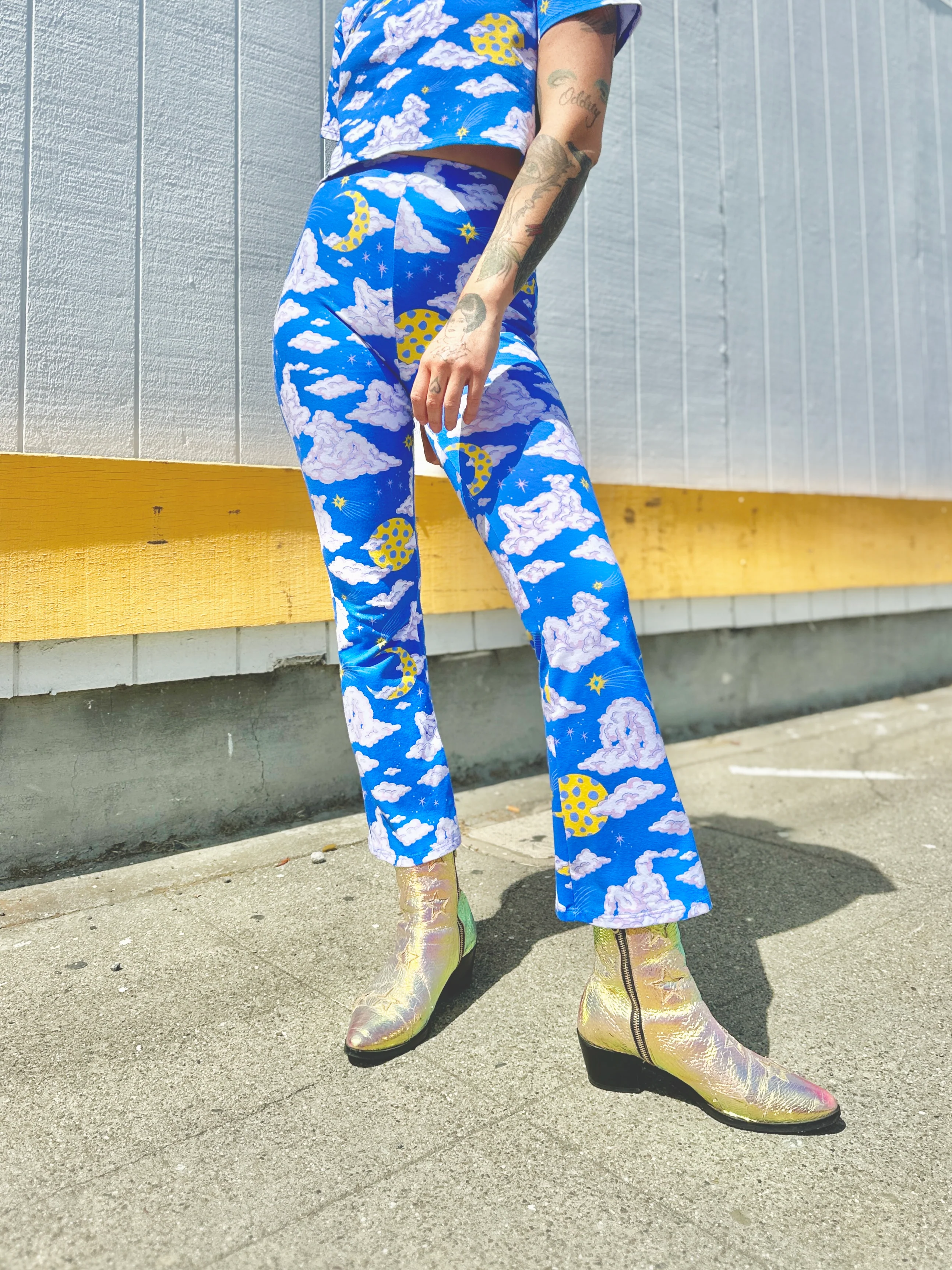 Kick Flare Cloud People - Image 2