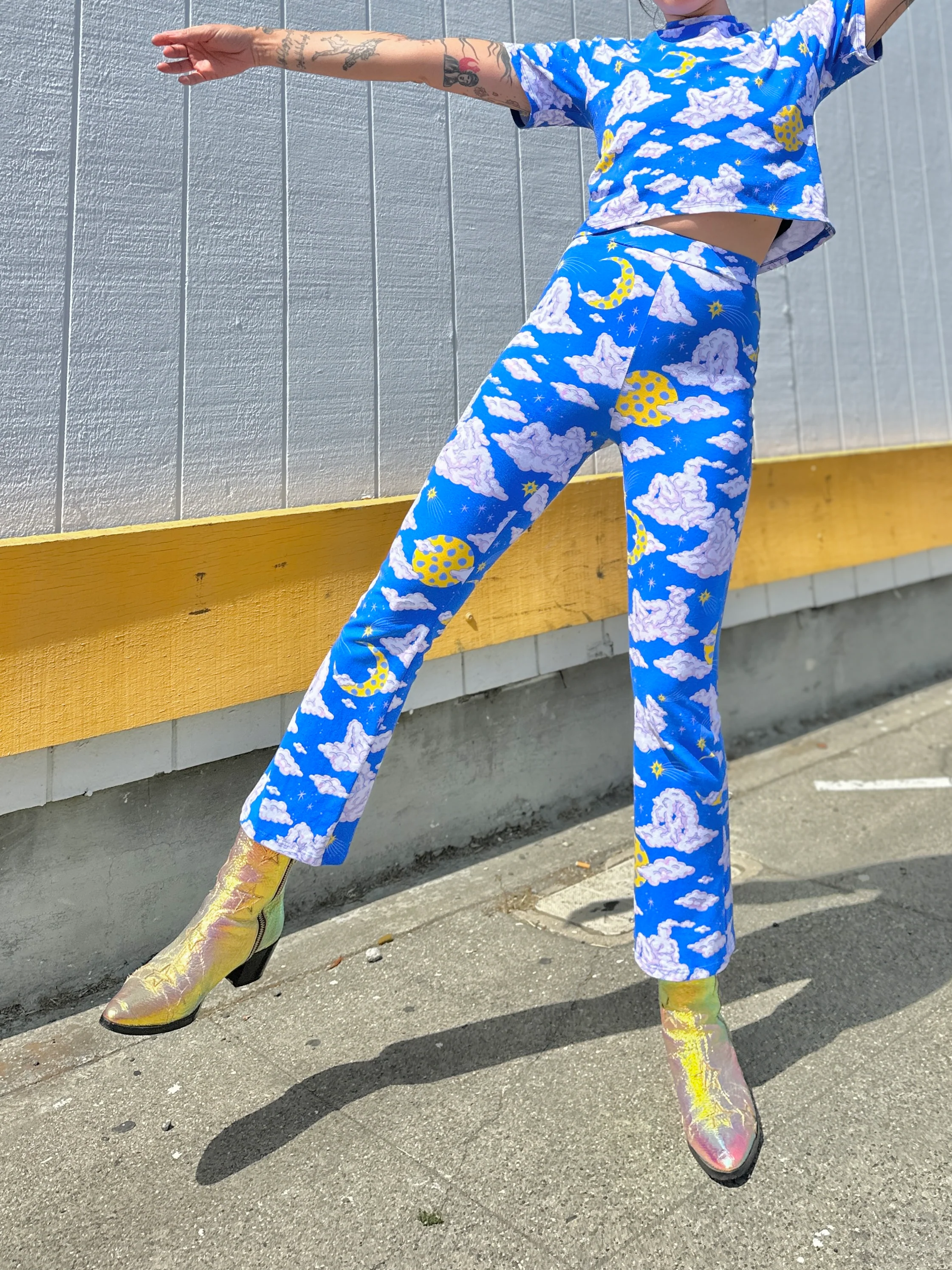 Kick Flare Cloud People - Image 3