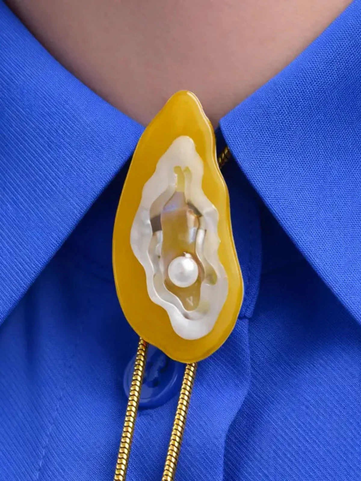 Oyster Bolo Tie - Image 2