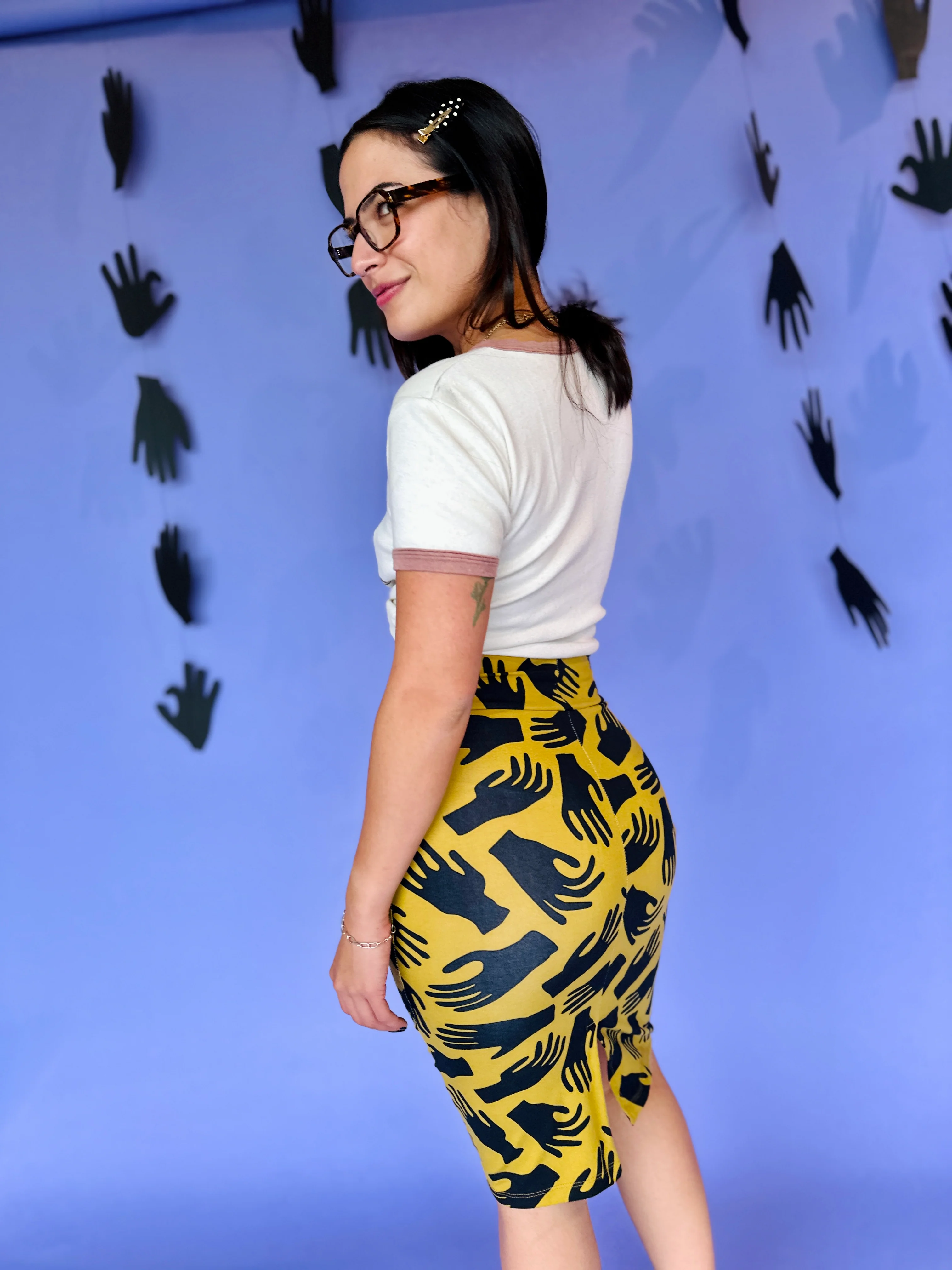 Wiggle Skirt Hands - Image 3